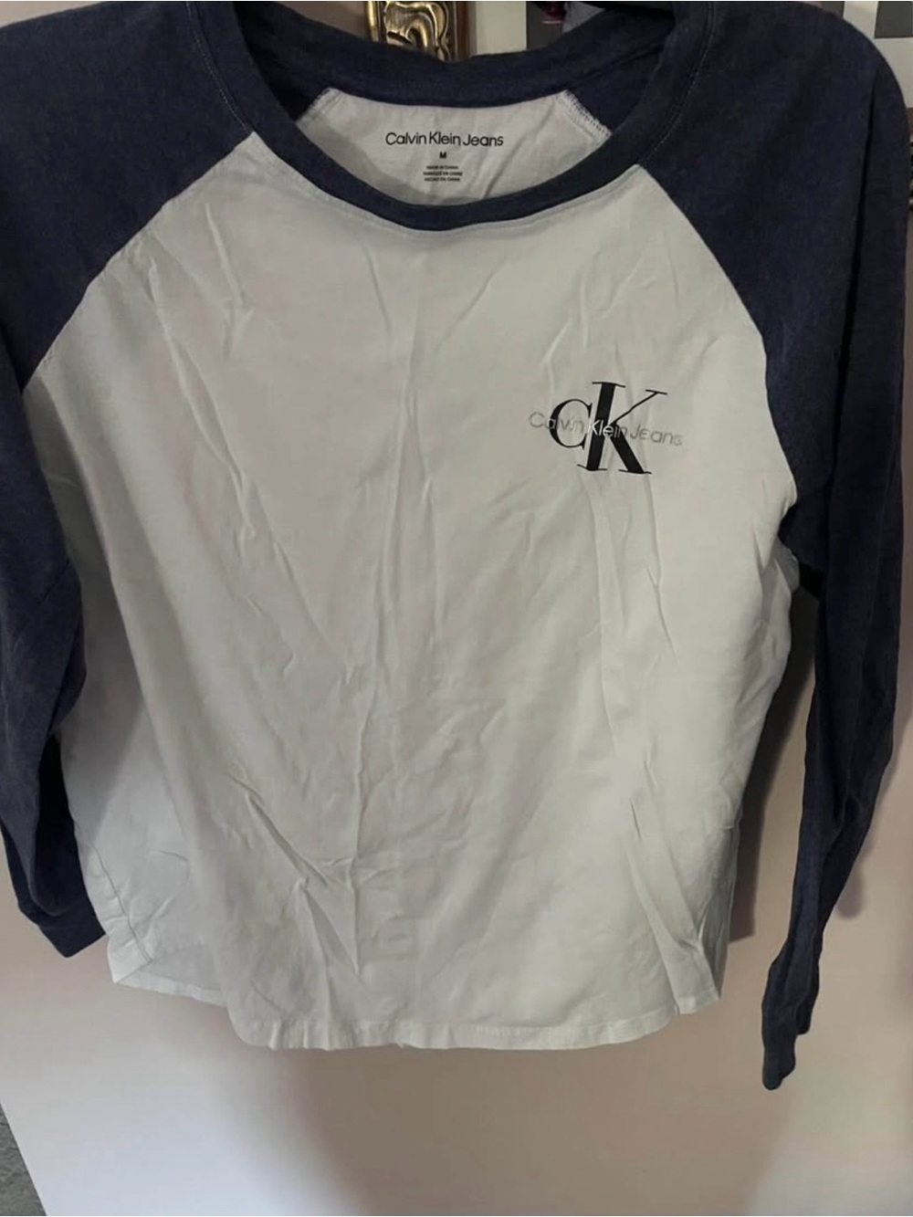 Calvin Klein Jeans White & Navy Long-Sleeve Raglan Tee